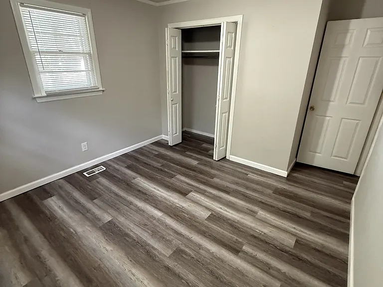 170 Queens Rd #C — Photo 3