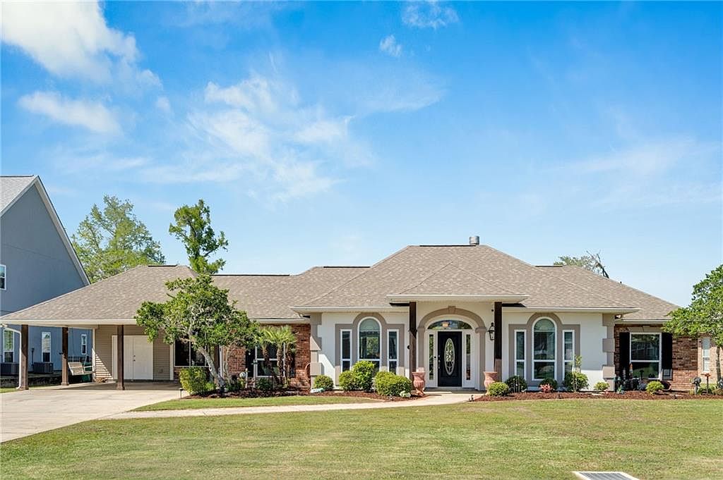 112 Cottage Dr