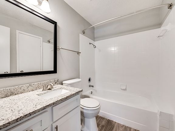 4th image of 1805 Oates Dr #223