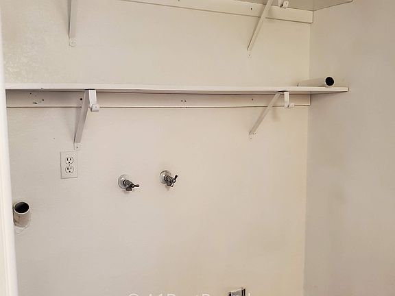 4th image of 205 E Fairmont Ave #5