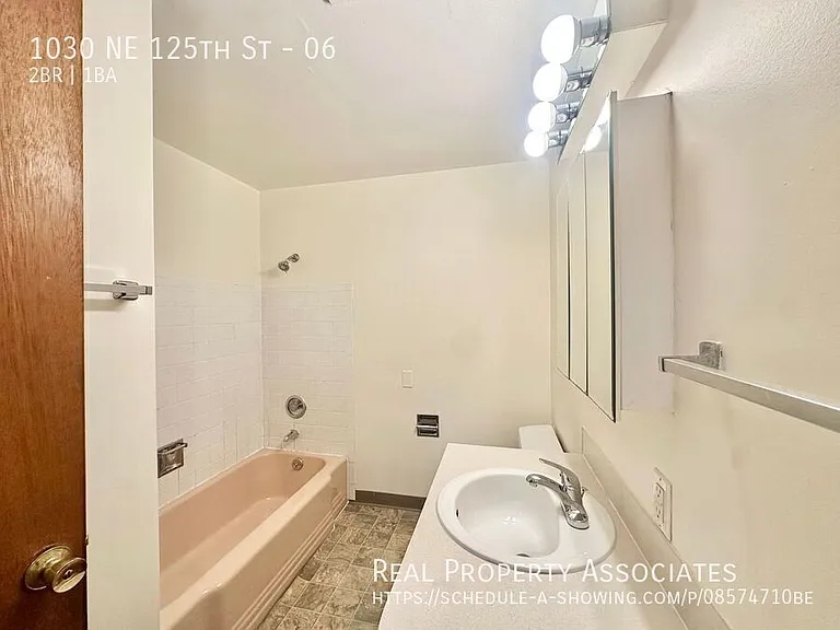 1030 NE 125th St #6 — Photo 20