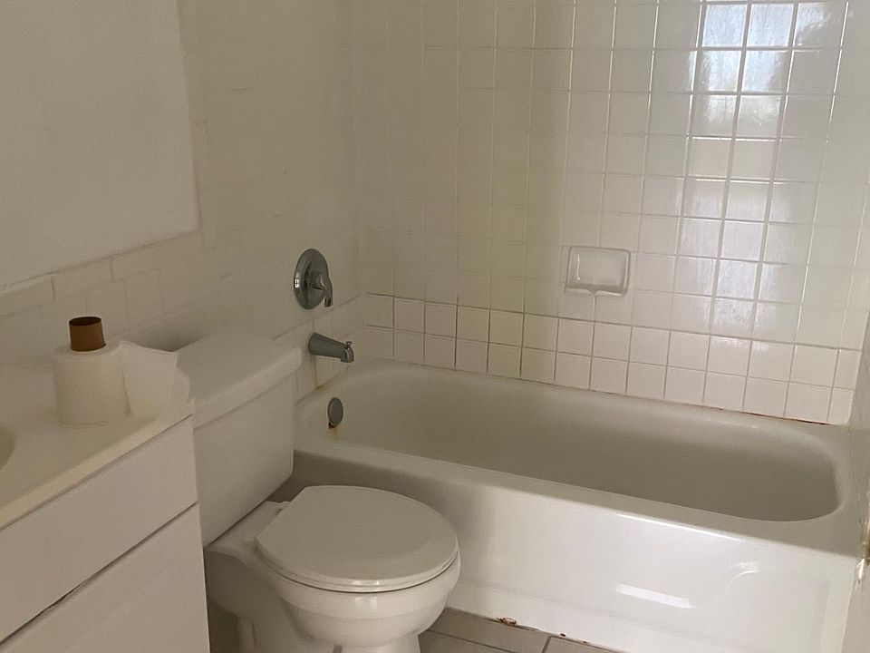 2nd image of 5272 Bosque Ln APT 29