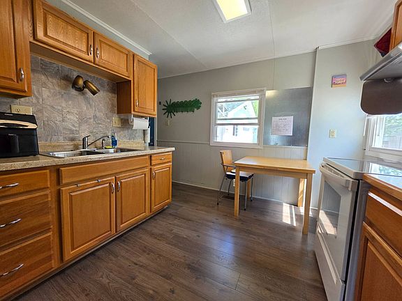 2nd image of 3525 53rd St