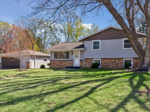 11324 Quebec Ave N, Champlin, MN 55316