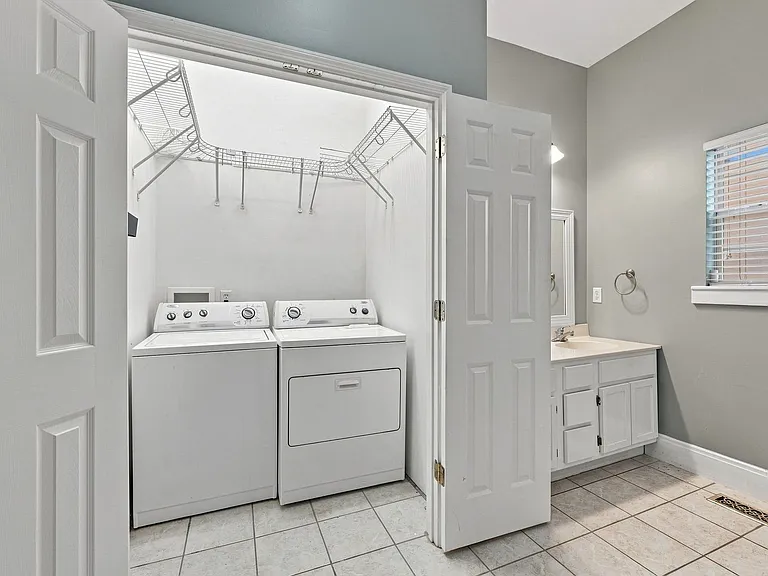 4608 Indiana Ave — Photo 17