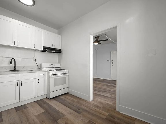 5th image of 1813 W 5th St #G-401