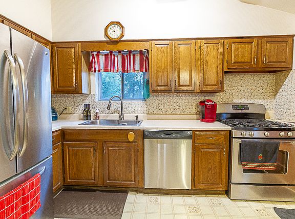 2nd image of 42 N Ashbel Ave