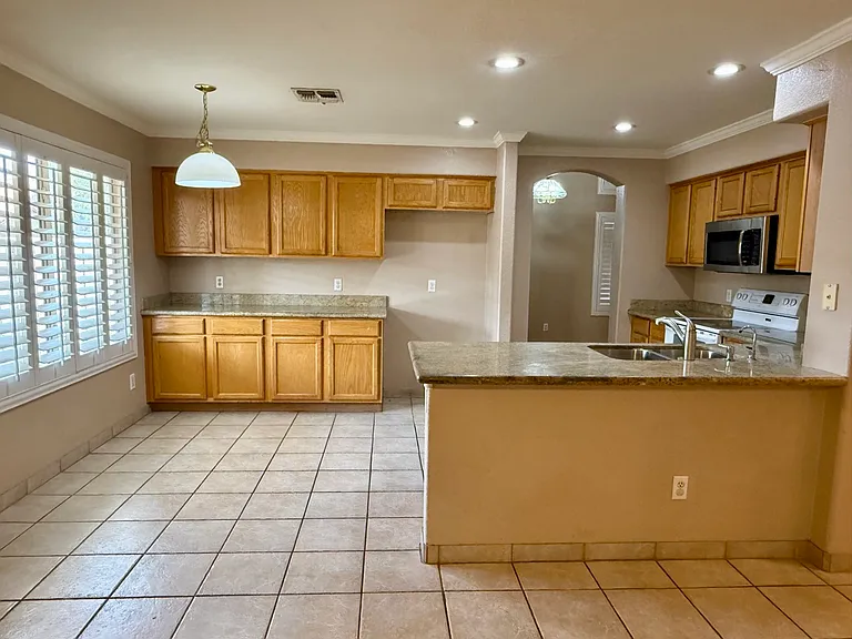 1273 W Swan Ct — Photo 6