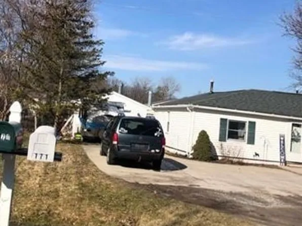 170 Victor Dr, Saginaw, MI 48609