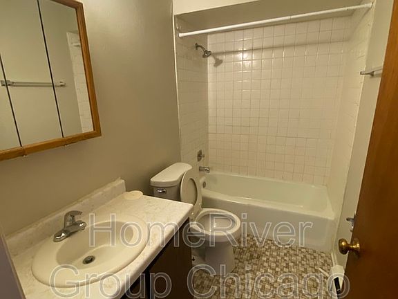 5th image of 4561 Heartland Dr APT A