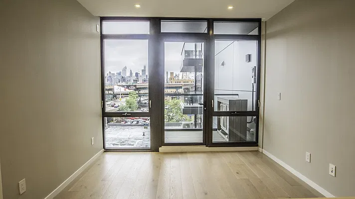 Rented by Chase Global Realty Corp | media 6