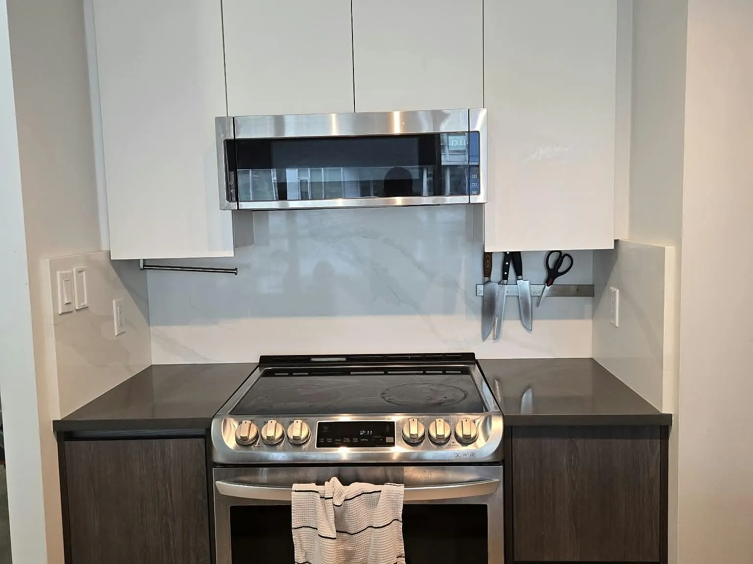 2 bed, 800 sqft, $3,400 — Photo 4