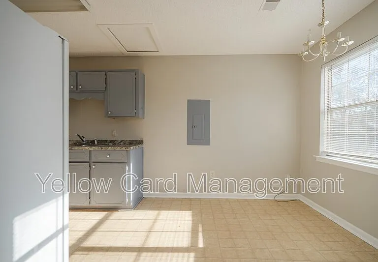 82 Crosby Dr — Photo 5