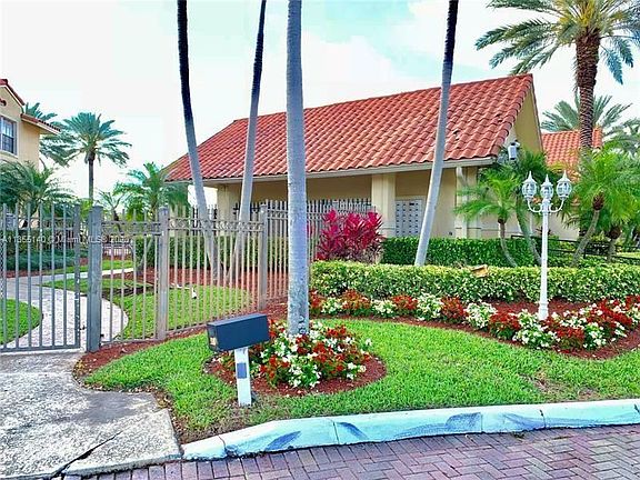 2nd image of 1247 SW 46th Ave APT 1310