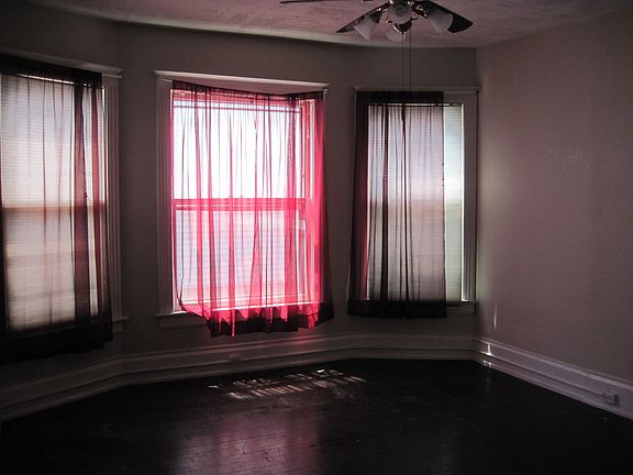 4th image of 2609-11 N Maryland Ave