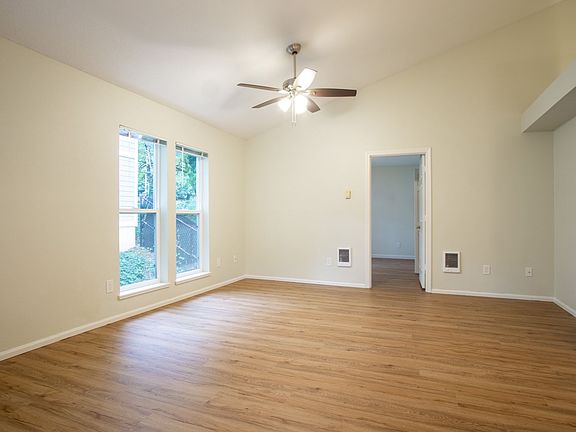 3rd image of 236 SW Meade St #4