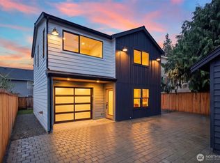 12562 17th Avenue NE #B, Seattle, WA