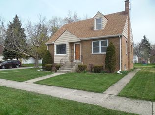 17703 Community St, Lansing, IL 60438