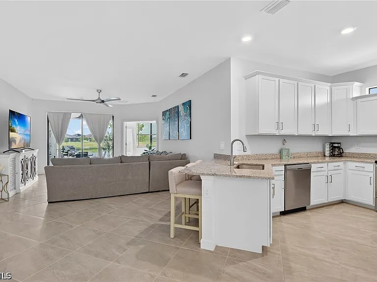14001 Hunter Oak Dr — Photo 3