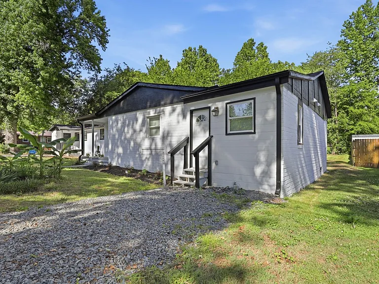 1200 Grady St — Photo 25