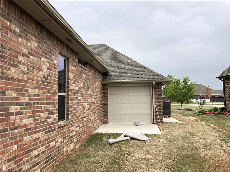 1540 Savannah Cir — Photo 24