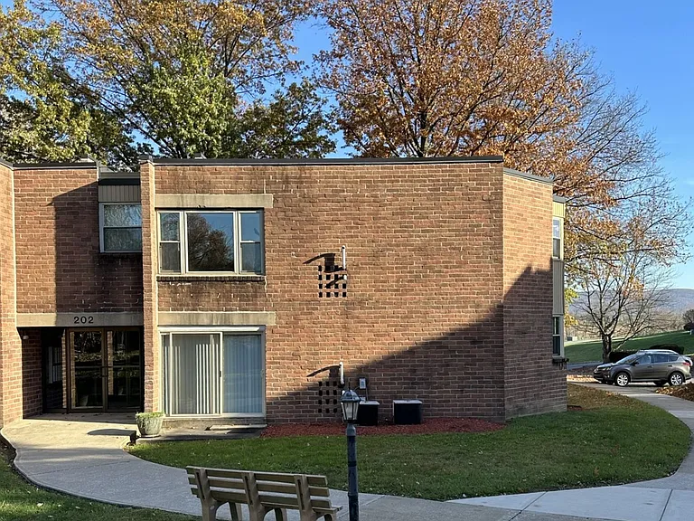 Summit Apartments - Latrobe, PA — Photo 10