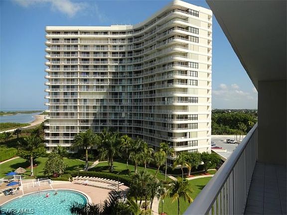 5th image of 380 Seaview Ct APT 702