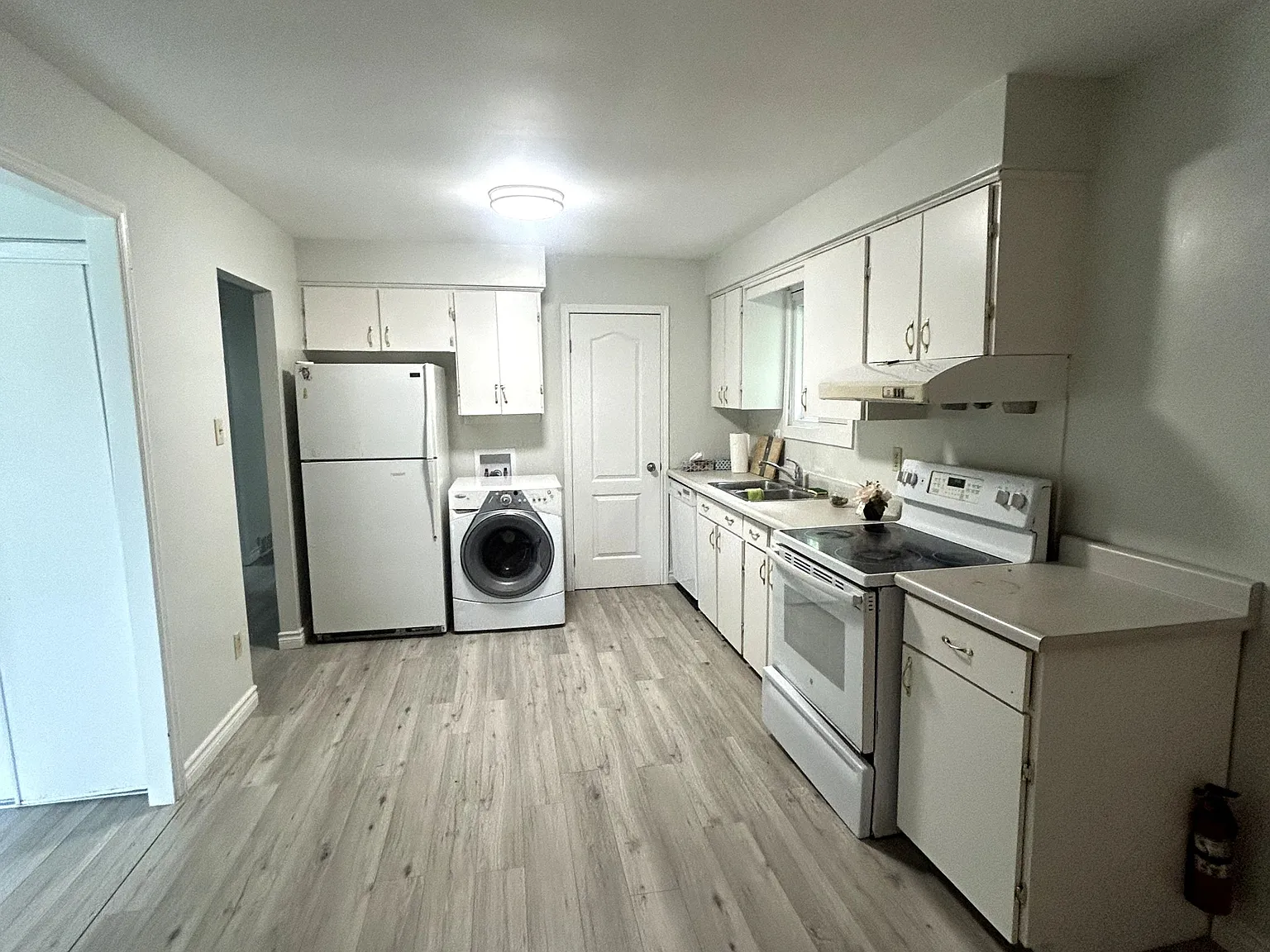 3 bed, $2,200 — Photo 3