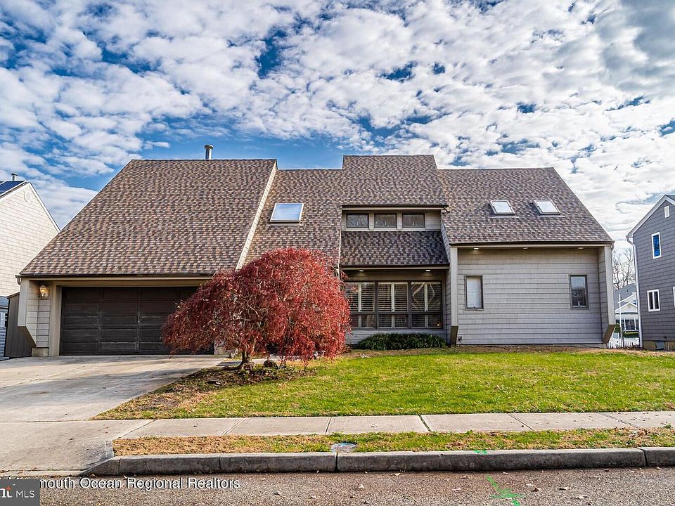 1st image of 74 Moorage Ave