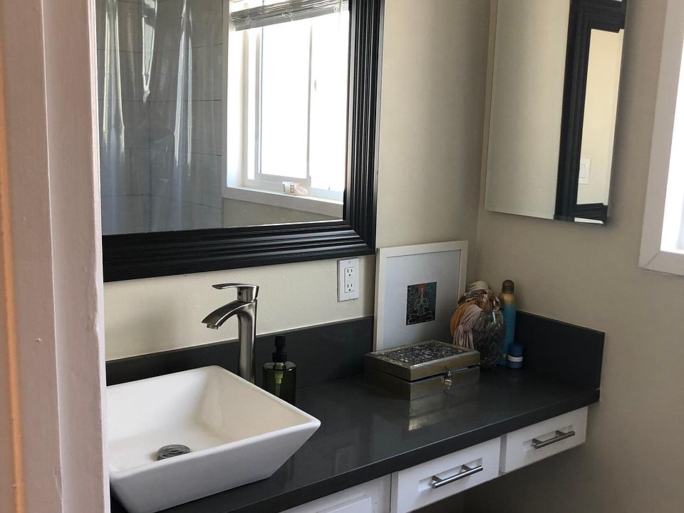 1st image of 11624 Gorham Ave #9