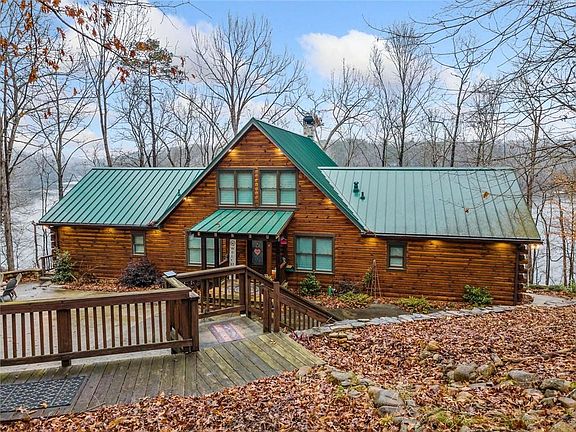3rd image of 5281 Laurel Ln
