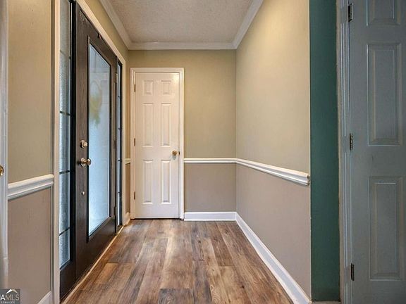 2nd image of 4125 Poplar Trl
