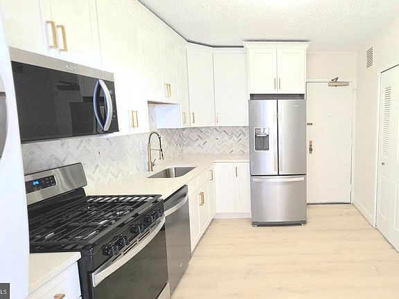 5th image of 3701 S George Mason Dr Unit 1716N