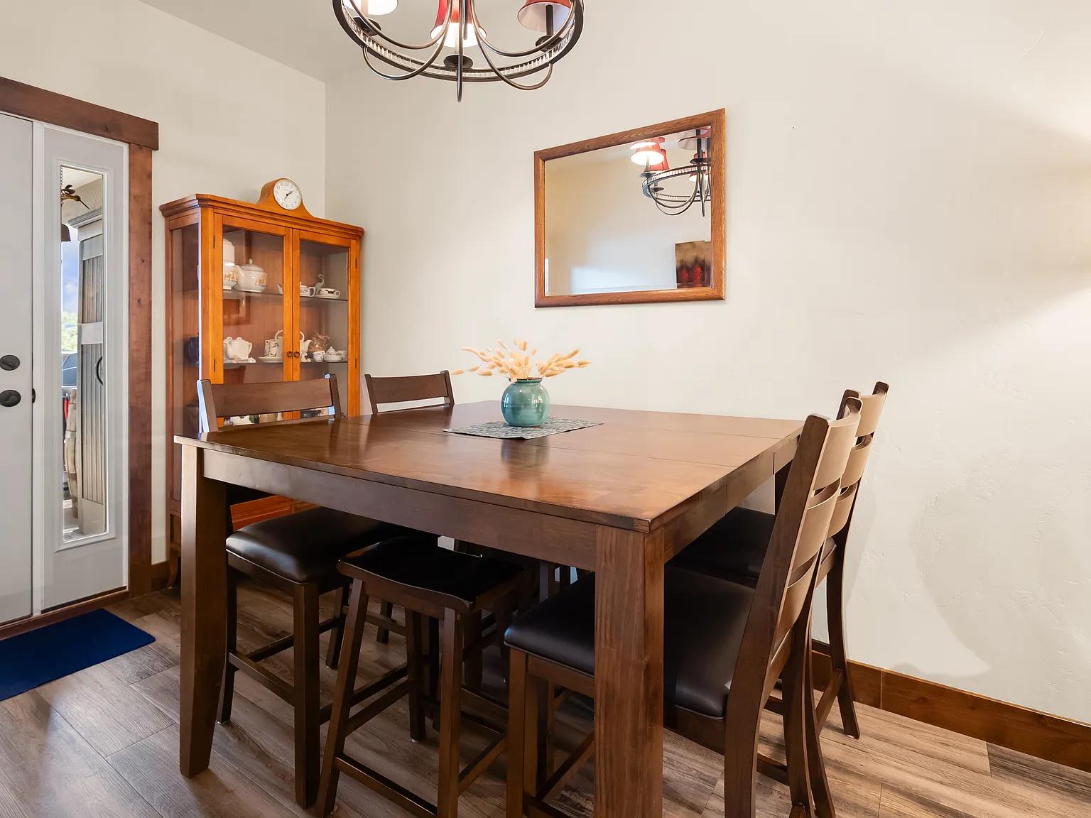 519 Nucleus Ave — Photo 3