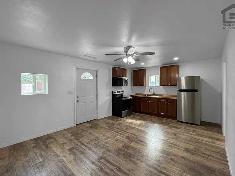 232 W Gail Dr — Photo 11