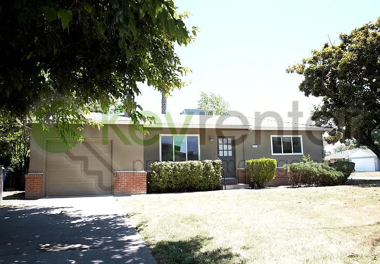 5121 Da Rosa Dr — Photo 1