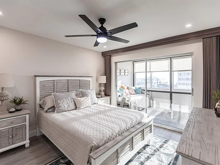 1125 W Peppertree Dr #402 — Photo 20