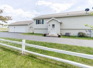 535 Rosedale Ave, Park City, IL 60085