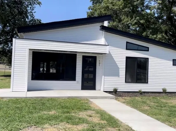 707 Lee St, Madison, IL 62060