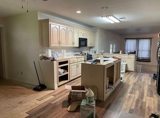 5628 Hogaboom Rd, Groves, TX 77619