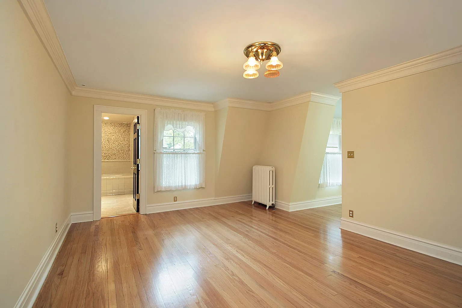 63 Crescent Dr photo 1