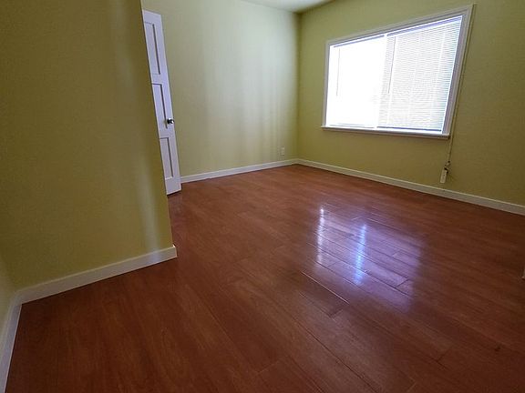 5th image of 400 South St
