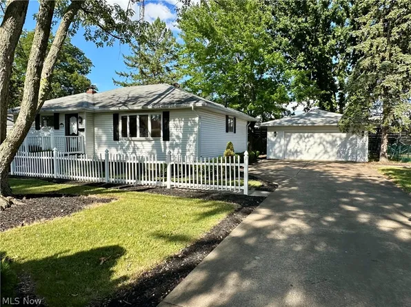 351 Shady Dr, Amherst, OH 44001