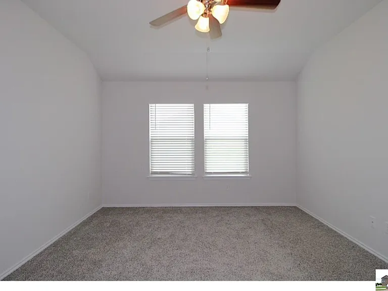 2466 Bee Creek Dr — Photo 14
