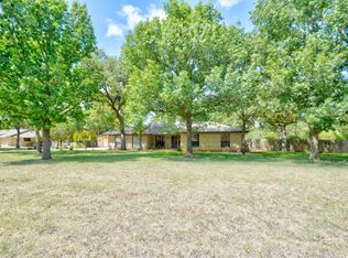 428 Oak Wood Rd, Kerrville, TX 78028