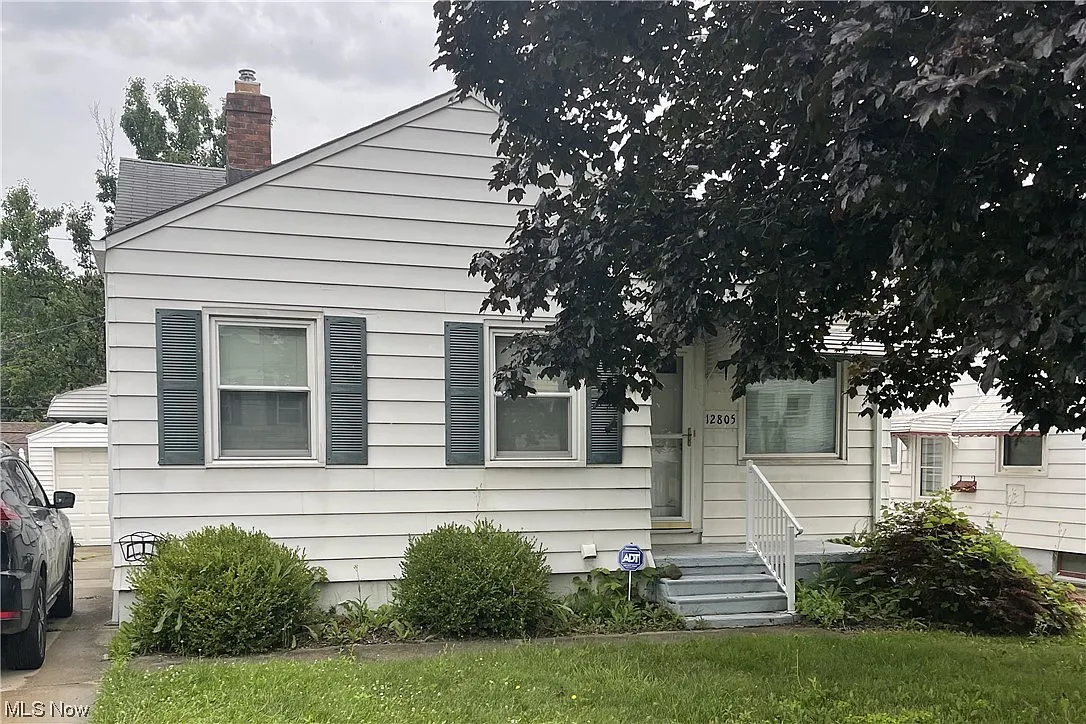 12805 Garland Ave photo 1