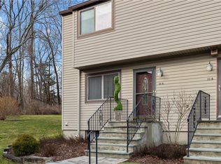 10 Squires Gate UNIT A, Poughkeepsie, NY 12603