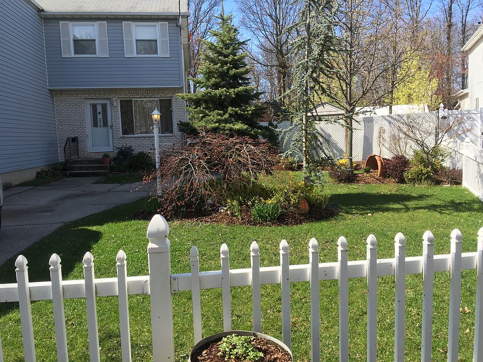 1st image of 373 Mosely Ave