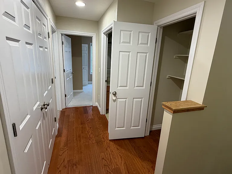 2122 Clinton St — Photo 20