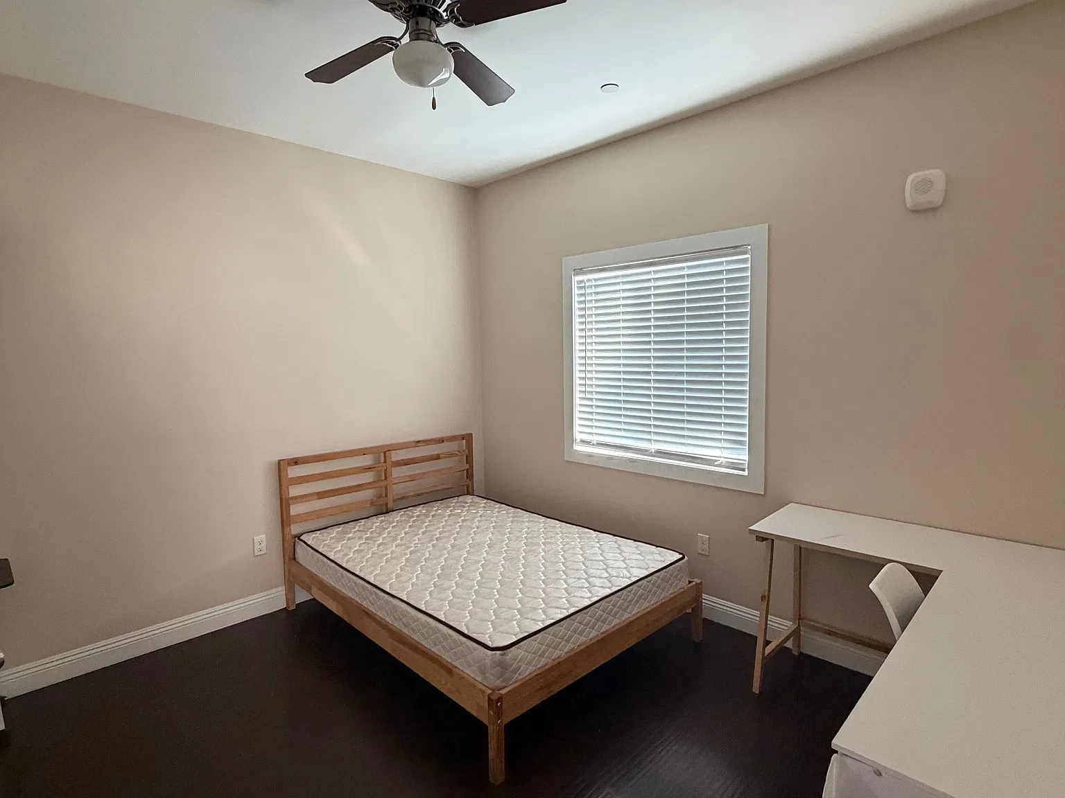 4 bed, $5,000 — Photo 1